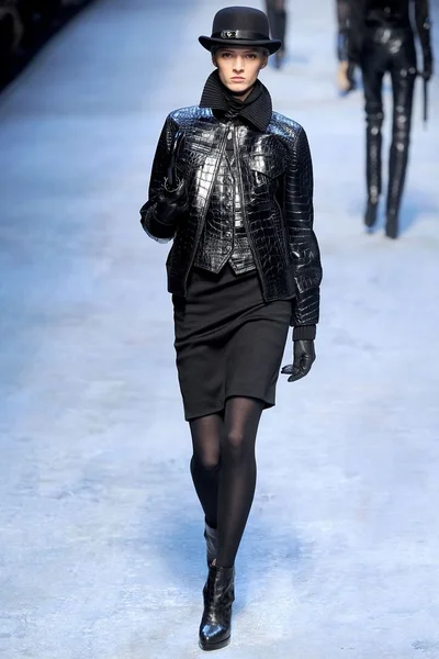 Look 4